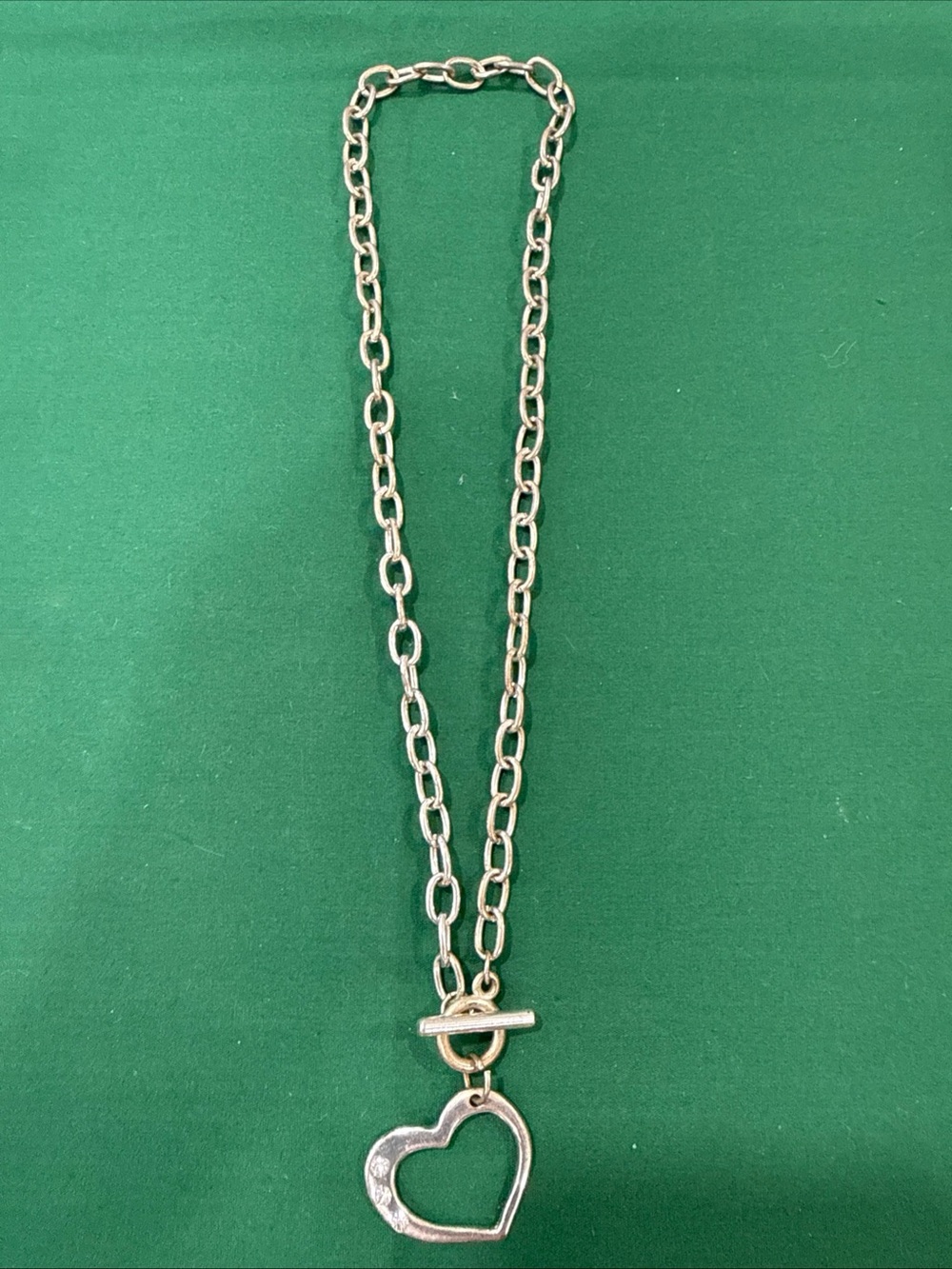 Chunky SilverTone Chain Link Necklace With Heart Pendant. 68F